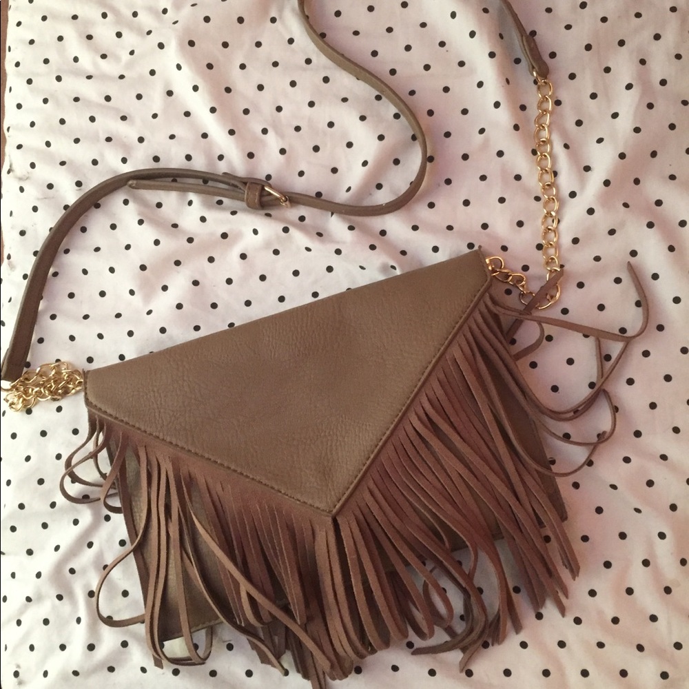 FINAL PRICE Francesca’s fringed cross body